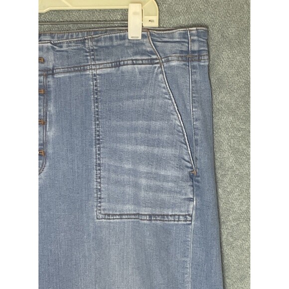 Chicos Womens Jeans Size 18P Petite Blue Wide Leg Ankle Classic Denim Light Wash - Picture 8 of 10